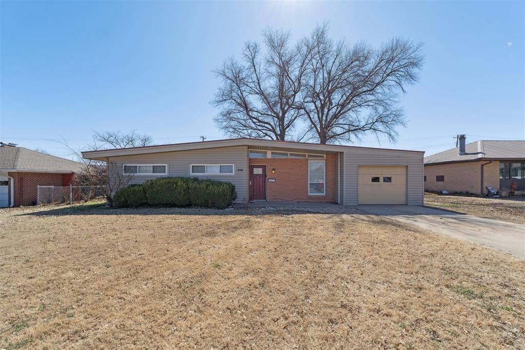 307 Fairview AVE, Blackwell, OK 74631