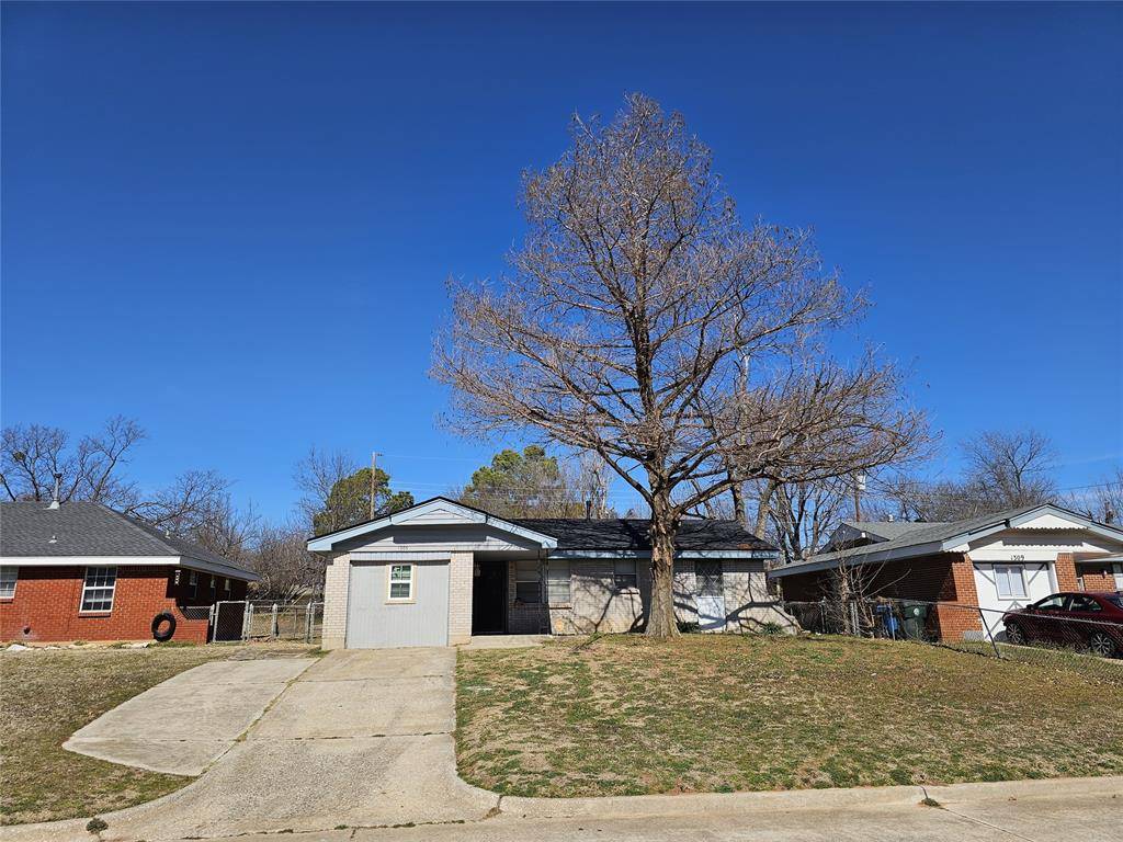 1305 Juniper CIR, Midwest City, OK 73110