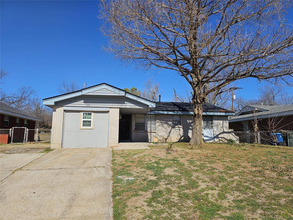 1305 Juniper CIR, Midwest City, OK 73110