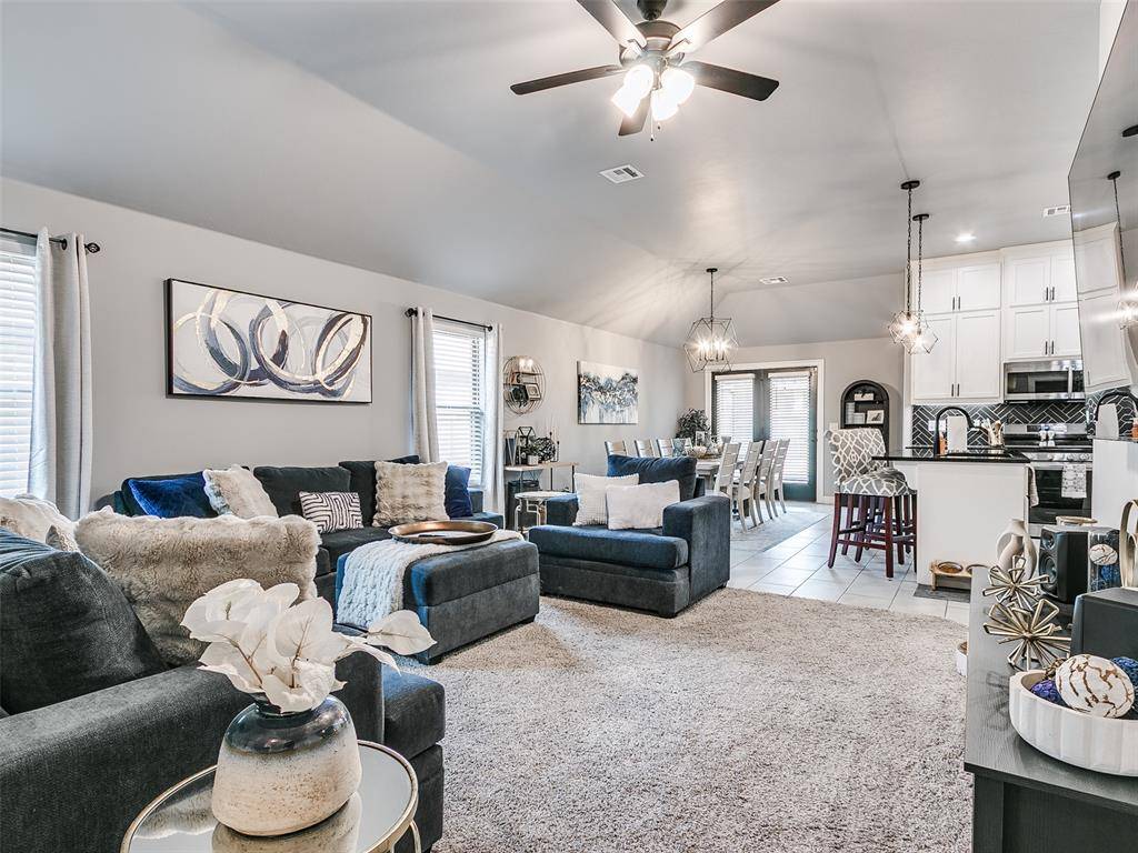 11029 SW 35th TER, Yukon, OK 73099