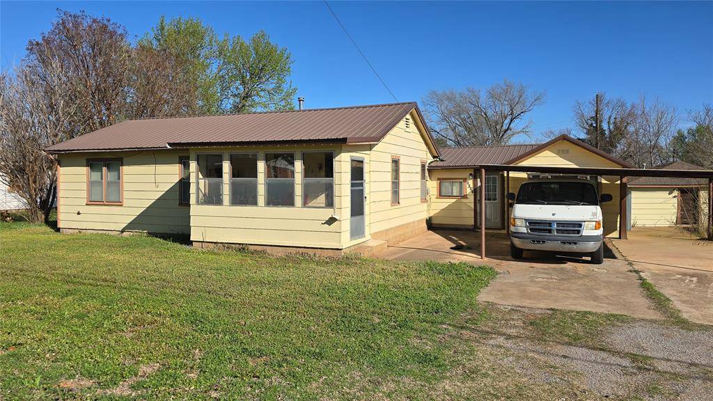 1212 12th ST, Maysville, OK 73057