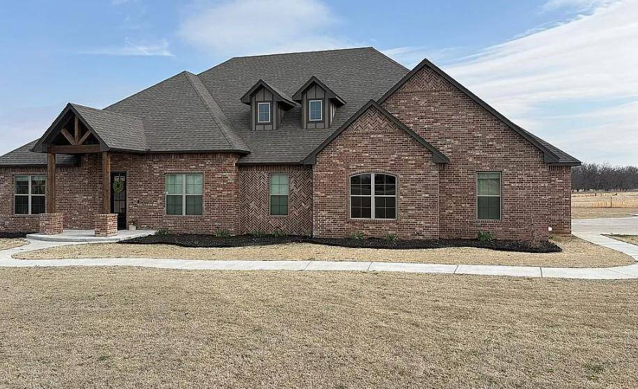 2045 E Rock Creek RD, Tuttle, OK 73089