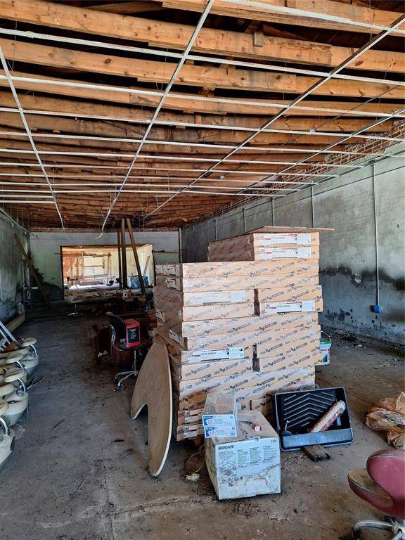 211 N Bdwy, Konawa, OK 74849