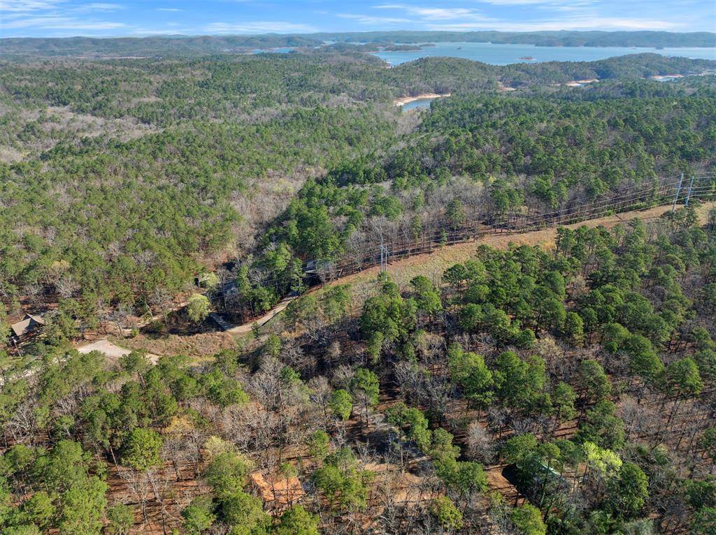 1 Johnboat LN, Broken Bow, OK 74728