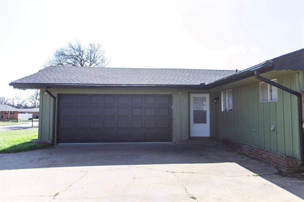 4002 N Chapman AVE, Shawnee, OK 74804