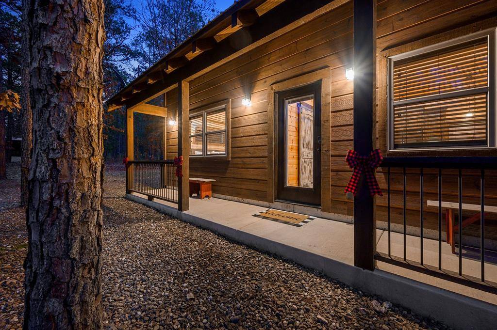 138 Guppy LN, Broken Bow, OK 74728
