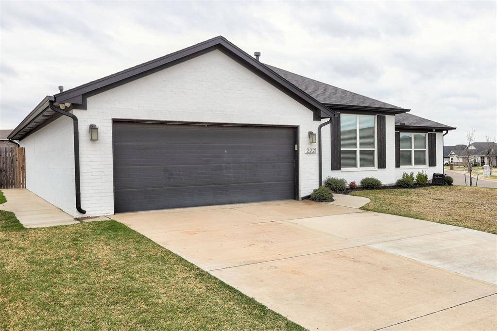 2221 NW 179th ST, Edmond, OK 73012