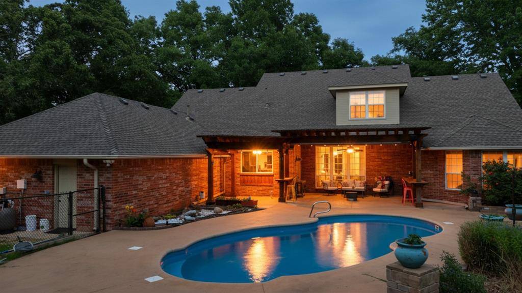 16316 Cobblestone CIR, Choctaw, OK 73020