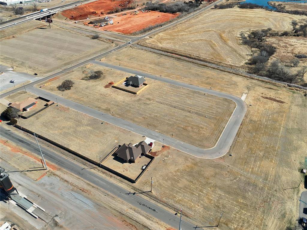 4 Flintlock TRL, Clinton, OK 73601