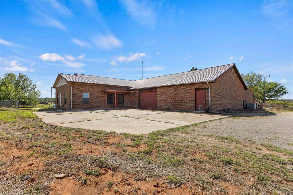 12168 N US 281 HWY, Lookeba, OK 73053