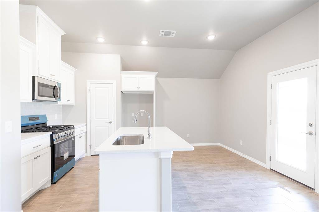 12320 SW 32nd ST, Yukon, OK 73099