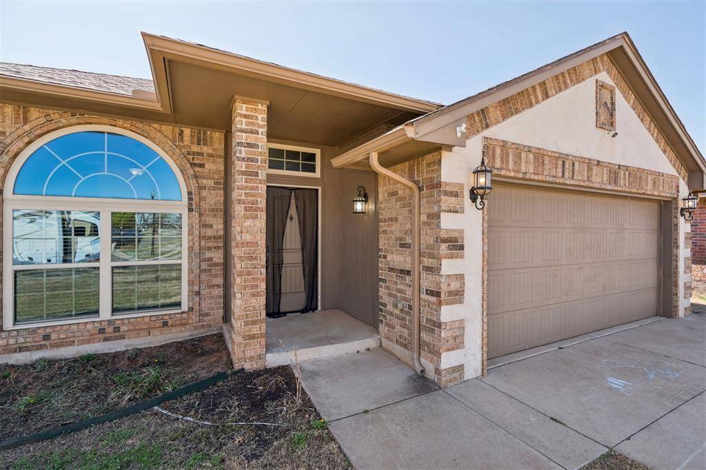 11520 SW 10th ST, Yukon, OK 73099