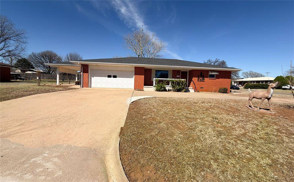101 Mimosa ST, Cordell, OK 73632