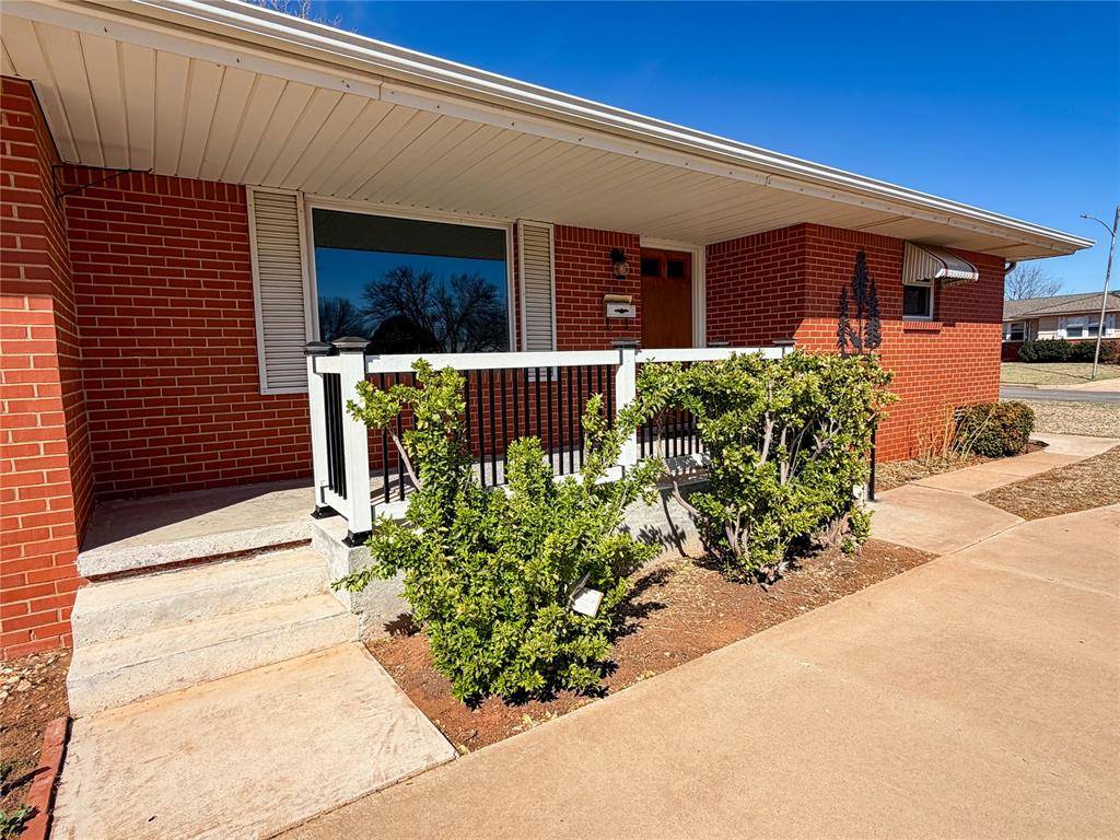 101 Mimosa ST, Cordell, OK 73632