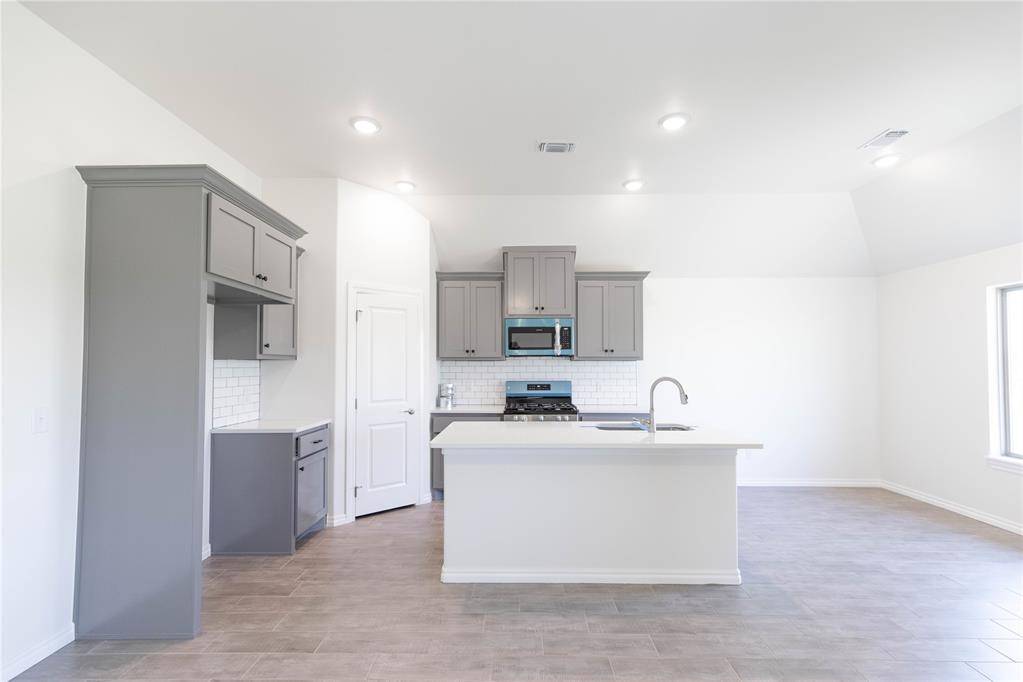 12308 SW 32nd ST, Yukon, OK 73099