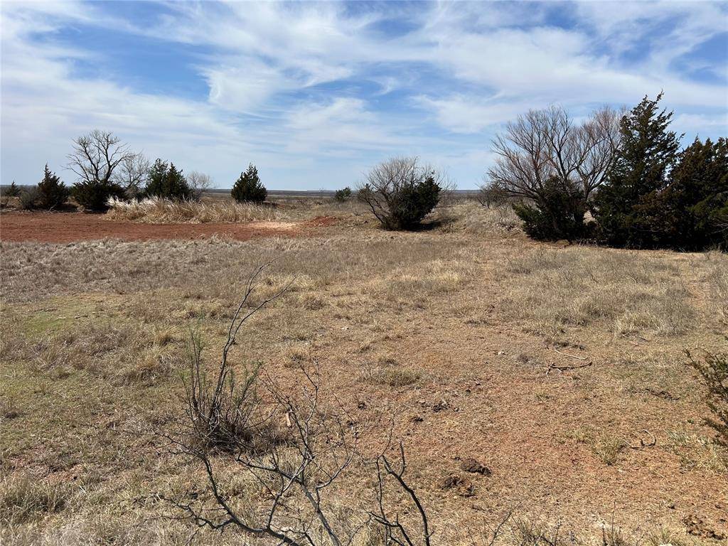 30389 E County Road 1360 RD, Willow, OK 73673
