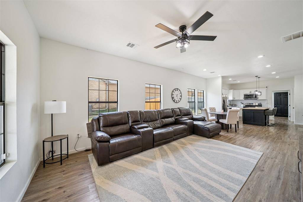 209 Ash ST, Wellston, OK 74881