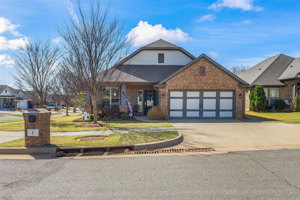 1 Ivory DR, Yukon, OK 73099