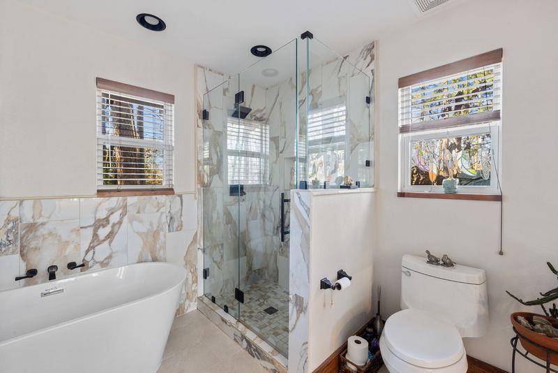 663 Chinook RD, Broken Bow, OK 74728