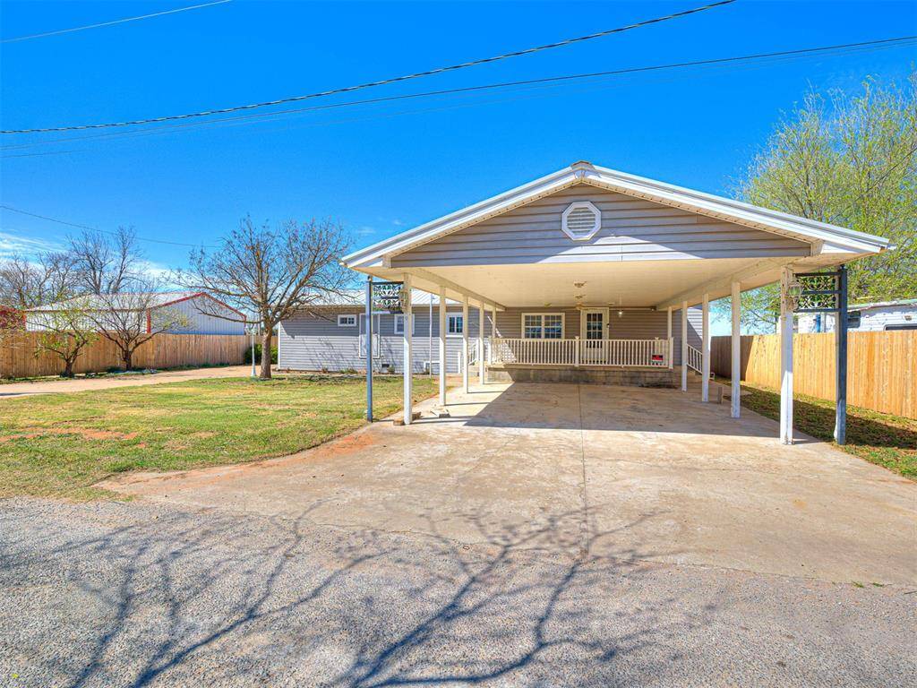 218 Meadowlark LN, Fort Cobb, OK 73038