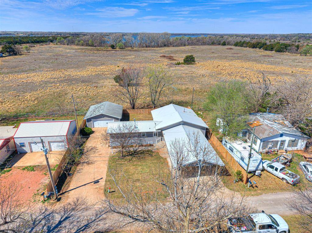 218 Meadowlark LN, Fort Cobb, OK 73038