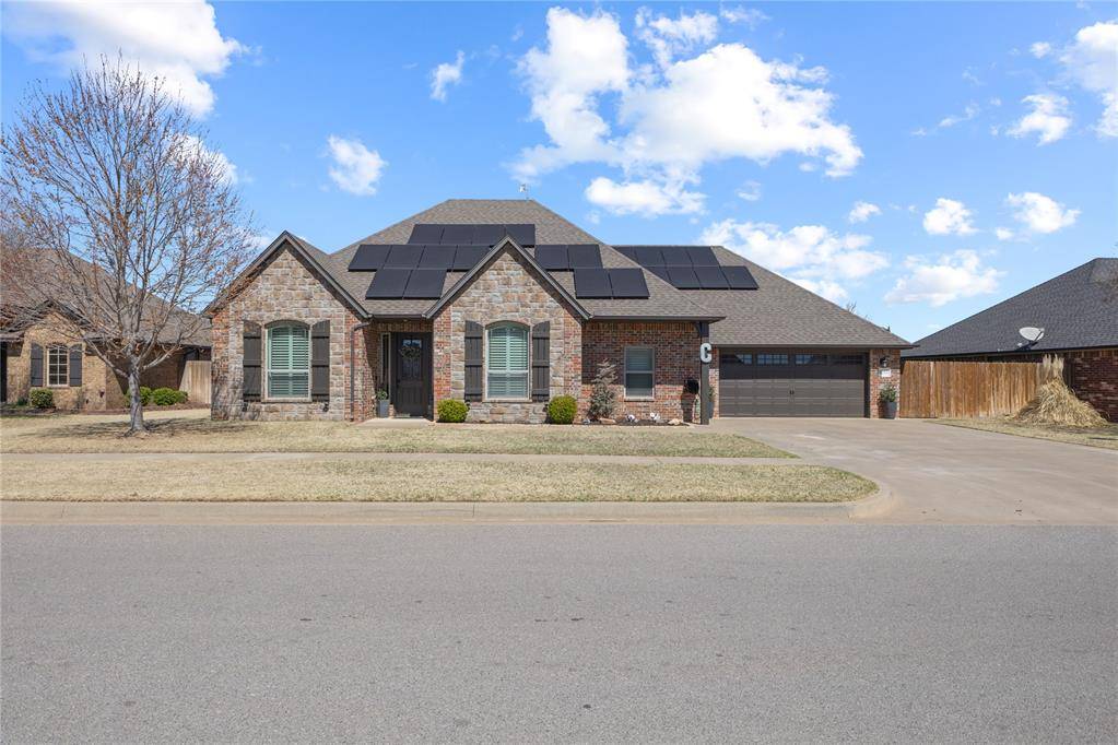 2101 Stratta DR, Weatherford, OK 73096