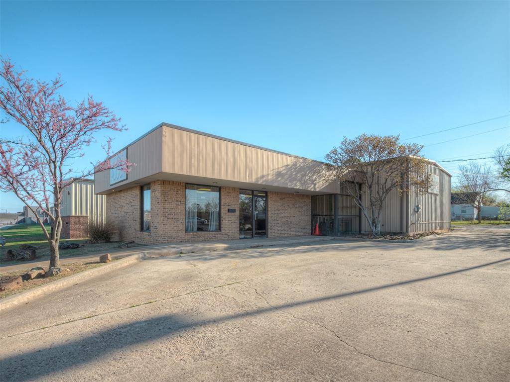 1815 N Kickapoo AVE, Shawnee, OK 74804
