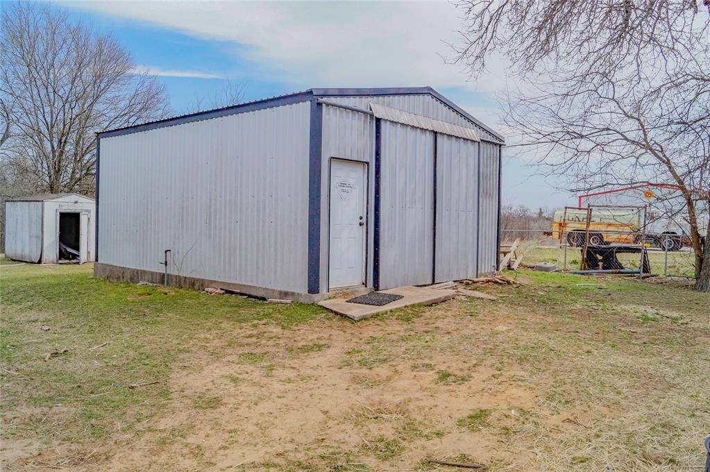 95 3rd ST, Healdton, OK 73438