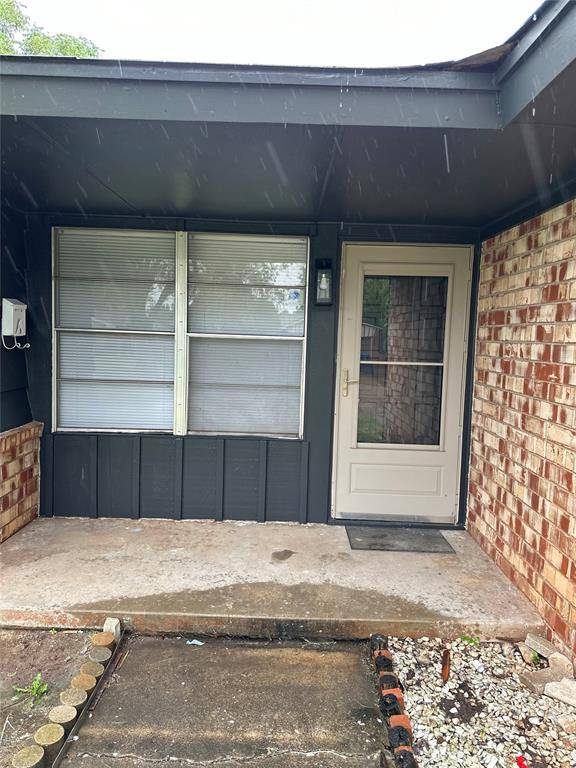 808 Hedge DR, Midwest City, OK 73110