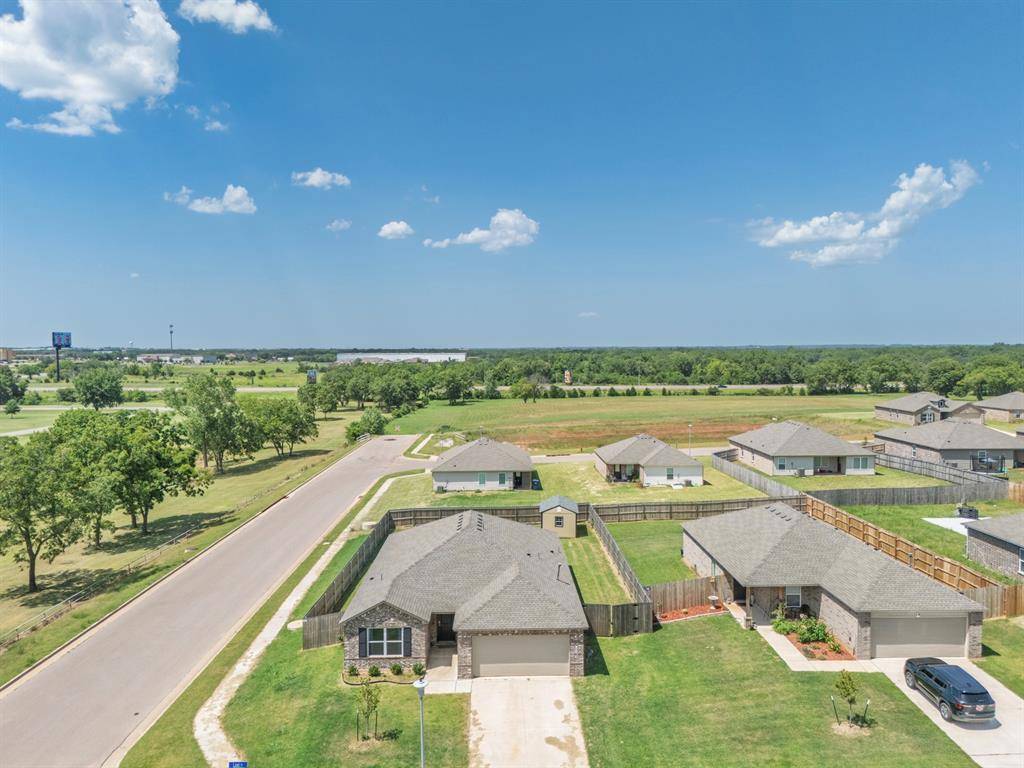 1400 Lexi DR, Shawnee, OK 74804