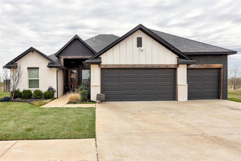 4600 Mustang Park BLVD, Mustang, OK 73064