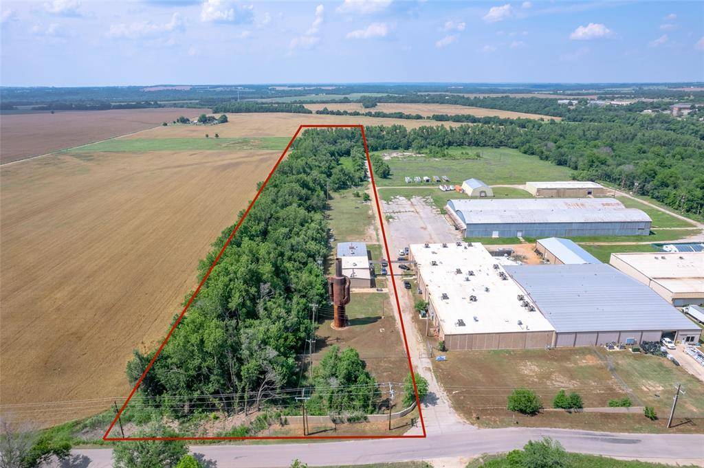851 N 4th ST, Guthrie, OK 73044
