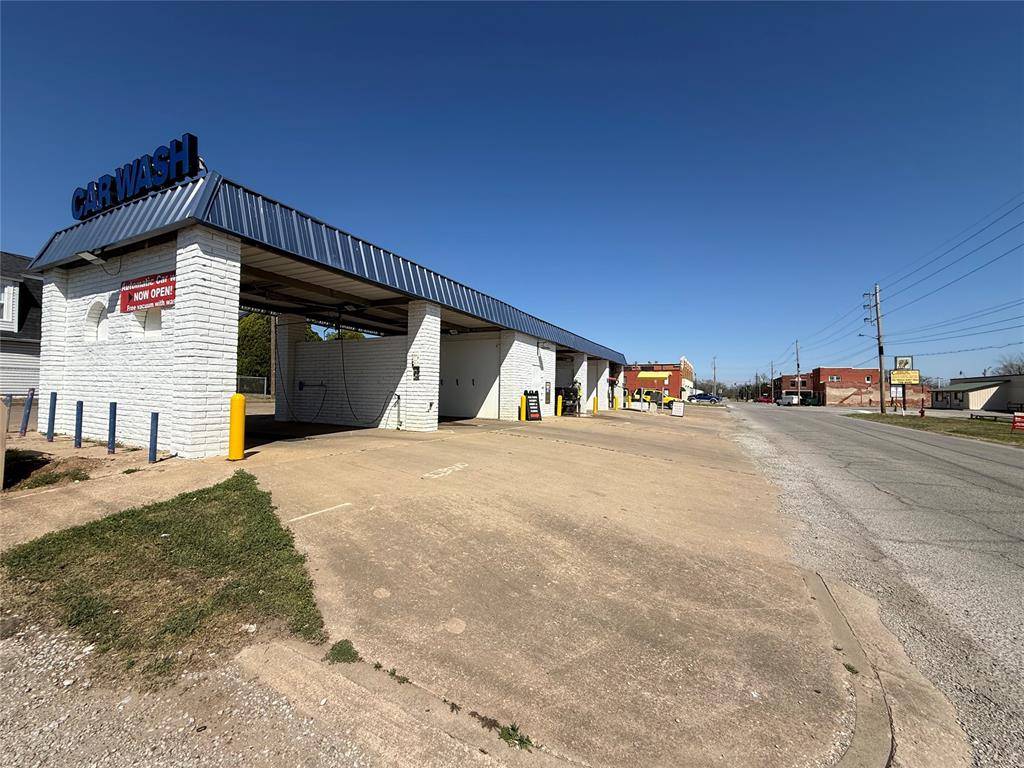 200 S Muskogee AVE, Okmulgee, OK 74447