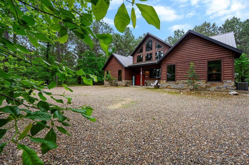 312 Sugar Pine LOOP, Broken Bow, OK 74728