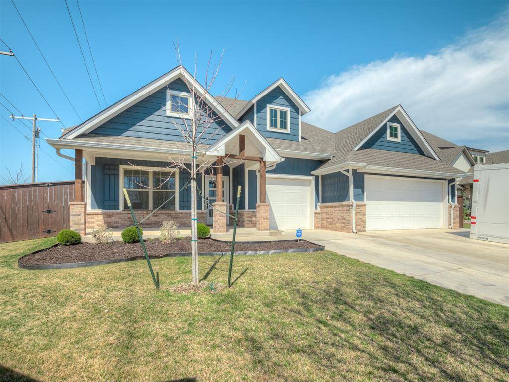 803 NE 33rd ST, Moore, OK 73160