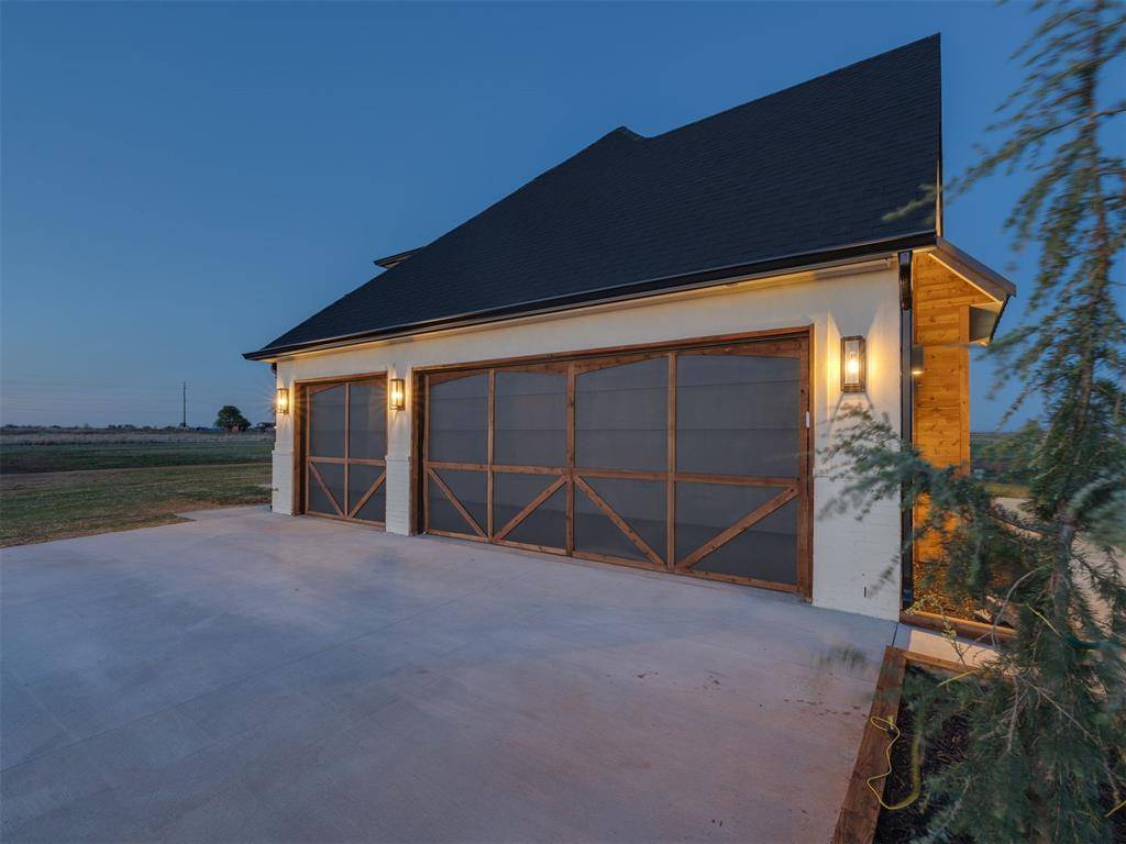 9214 S Cimarron RD, Mustang, OK 73064