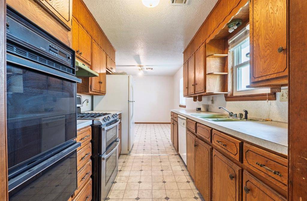 1310 W 15th ST, Prague, OK 74864