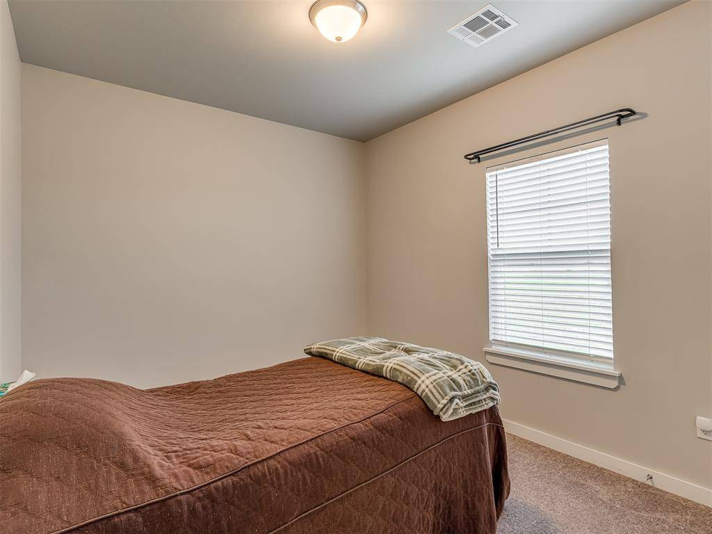 29261 Spur CIR, Mcloud, OK 74851