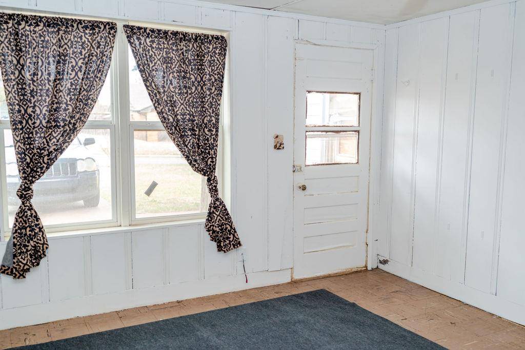 430 S 15th ST, Clinton, OK 73601