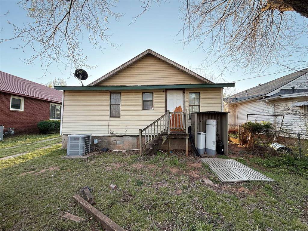 819 N Park AVE, Shawnee, OK 74801