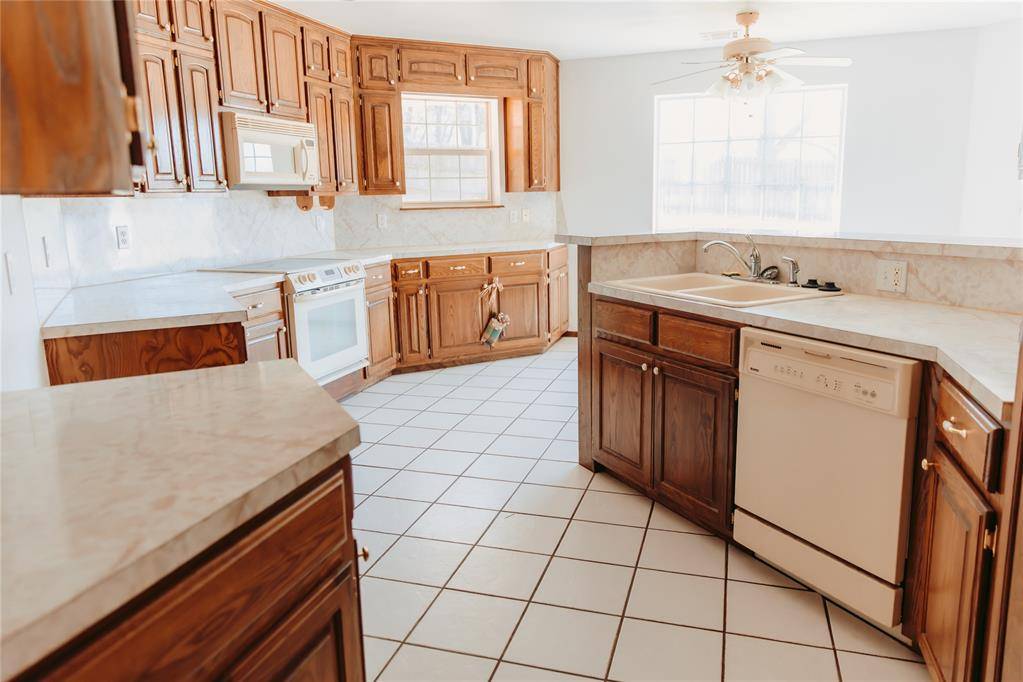 223 W 4th ST, Chandler, OK 74834