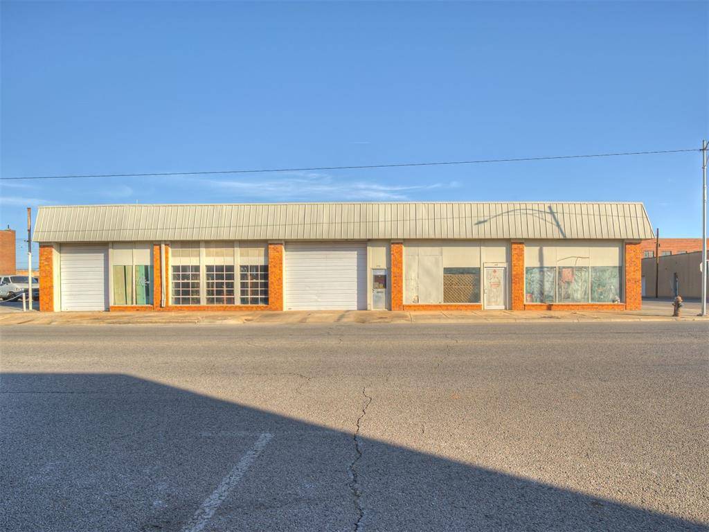 506 W Kansas AVE, Chickasha, OK 73018