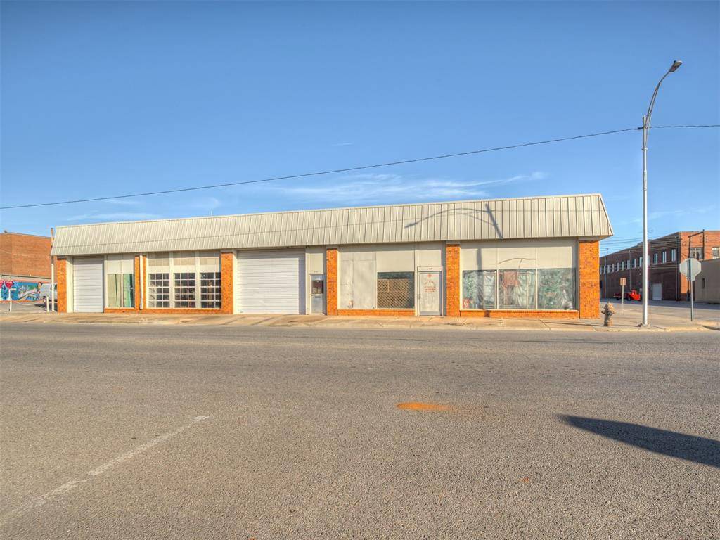 506 W Kansas AVE, Chickasha, OK 73018