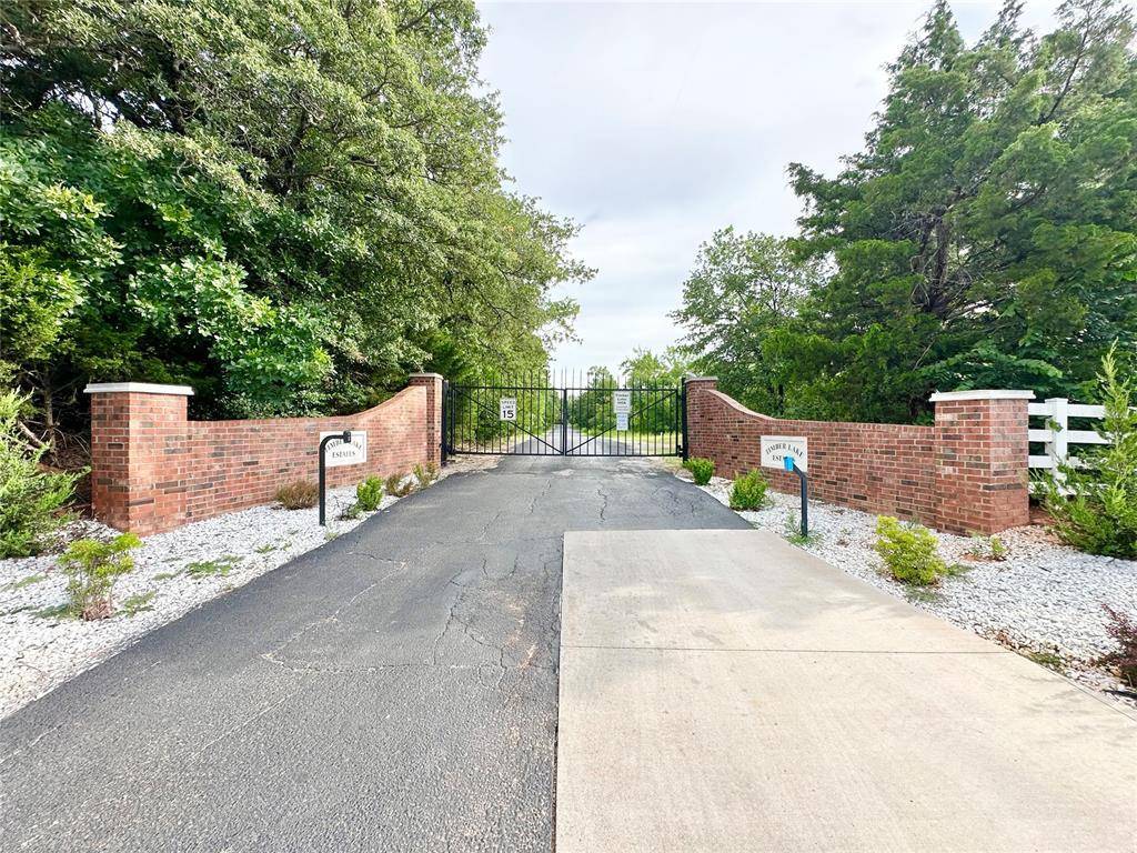 114 Timber Lake DR, Mcloud, OK 74851