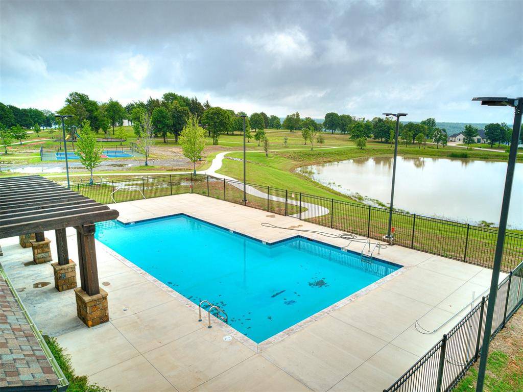 8 Patriot Pointe, Eufaula, OK 74432