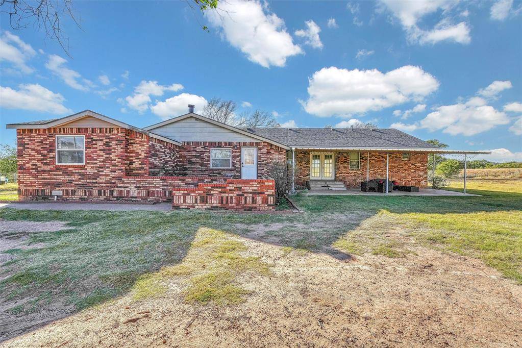 17421 E 1160 RD, Sweetwater, OK 73666