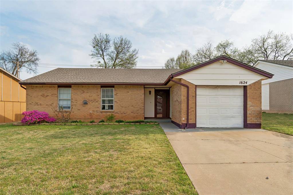 1624 NE 4th ST, Moore, OK 73160