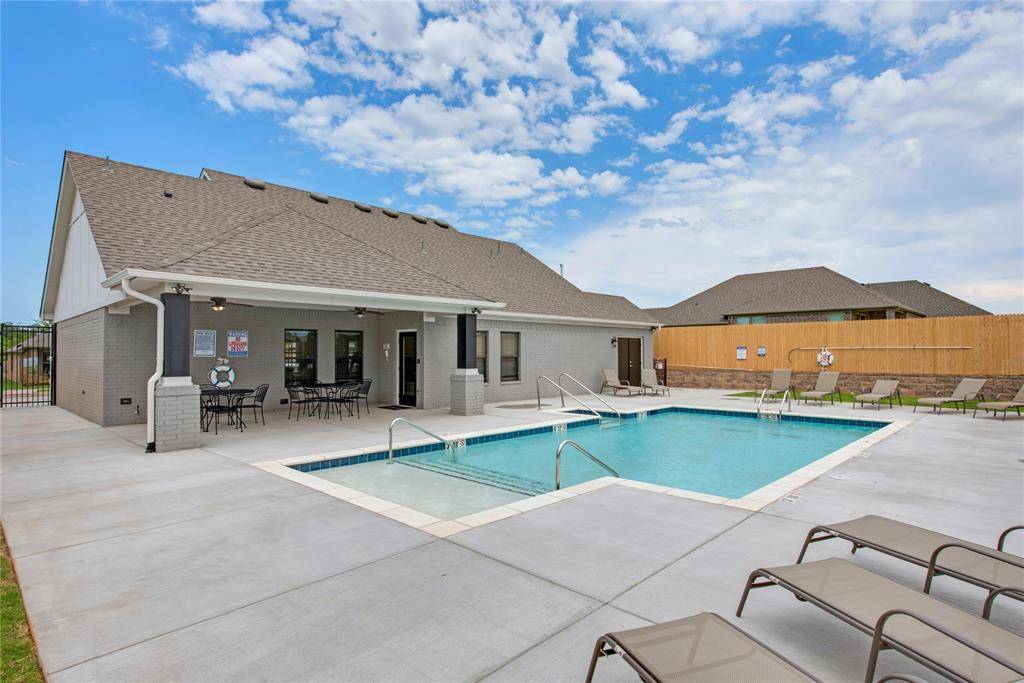 12728 NW 2nd ST, Yukon, OK 73099