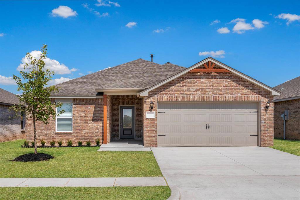 713 Luna WAY, Tuttle, OK 73089