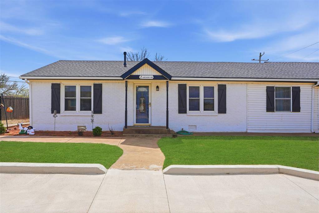 2 E Anchor DR, Sayre, OK 73662